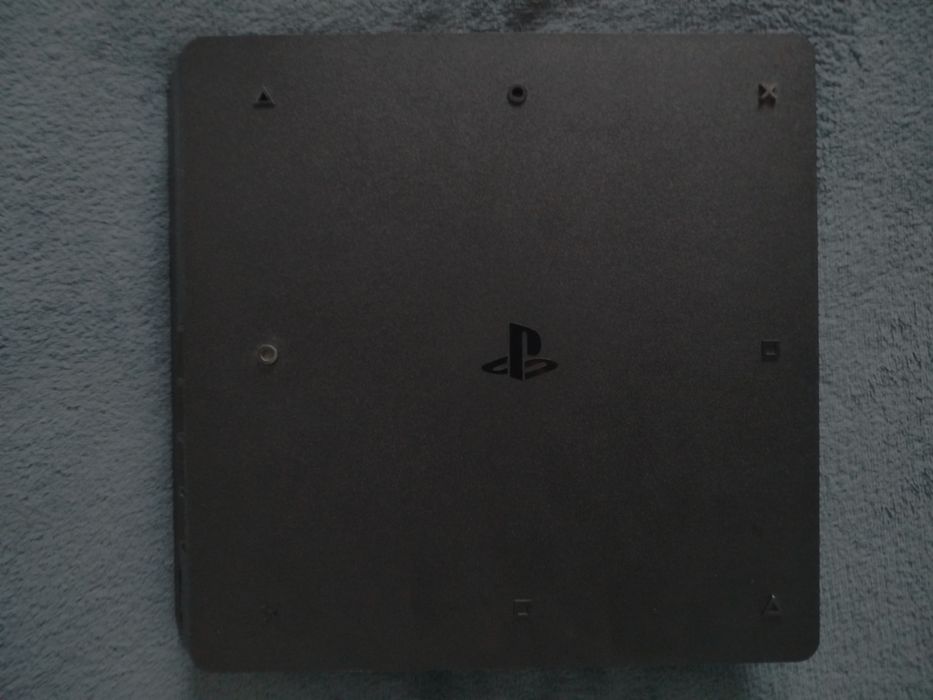 PlayStation 4 Slim Dwa pady + gra