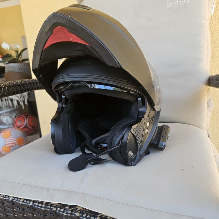 Capacete Modular com Auriculares