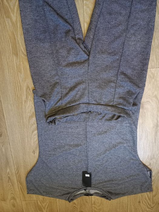 Продам женский новый костюм.Трикотаж. 46-48. Новый