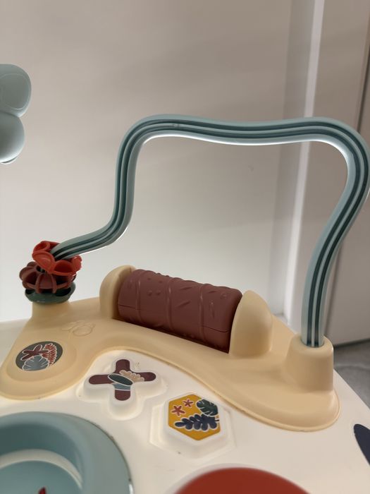 Продам дитячий ігровий столик Smoby