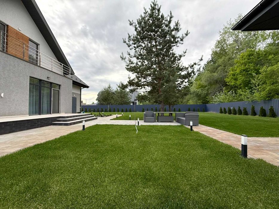 Двоповерховий Будинок З Ремонтом ТА Меблями, 10 КМ Від ЦЕНТРУ МІСТА