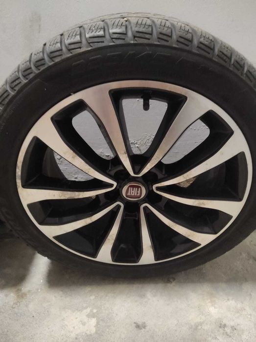Felgi z oponami zimowymi  225/45 R17 FIAT TIPO 2018rok