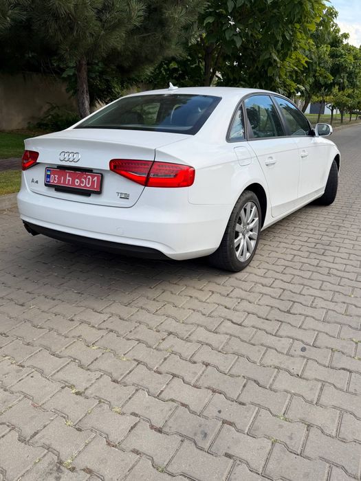 В продаже Audi A4B8 2013