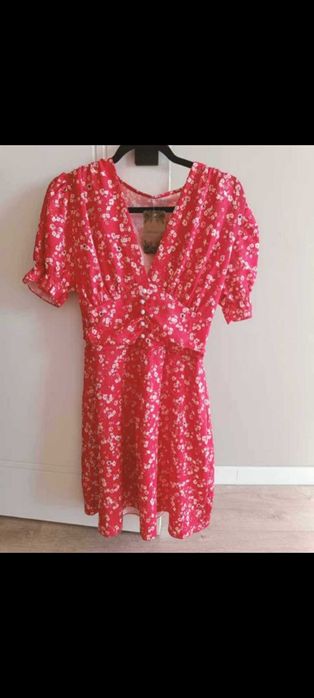Nowa czerwona sukienka na lato, rozkloszowana sukienka w kwiaty