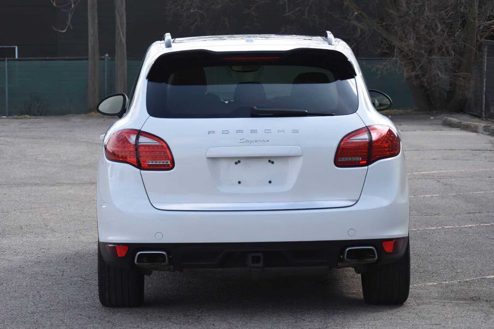 Porsche Cayenne      2014