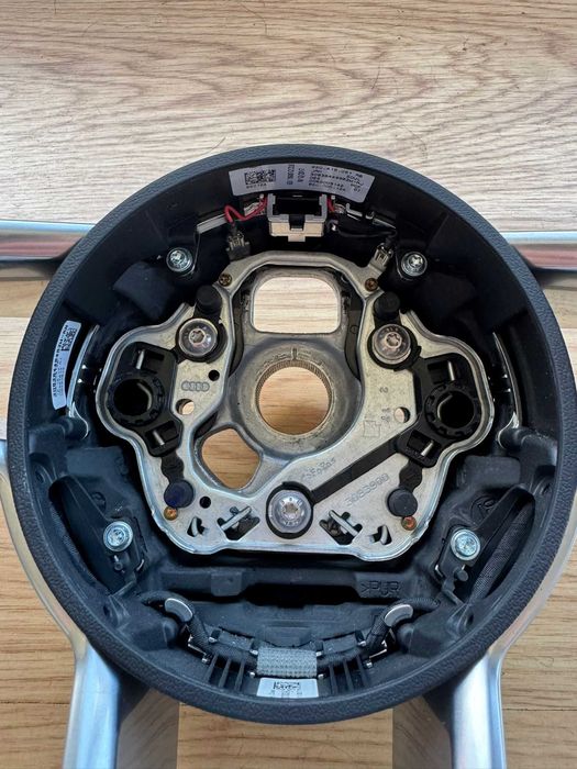 Volante Audi TT 8S/MK3