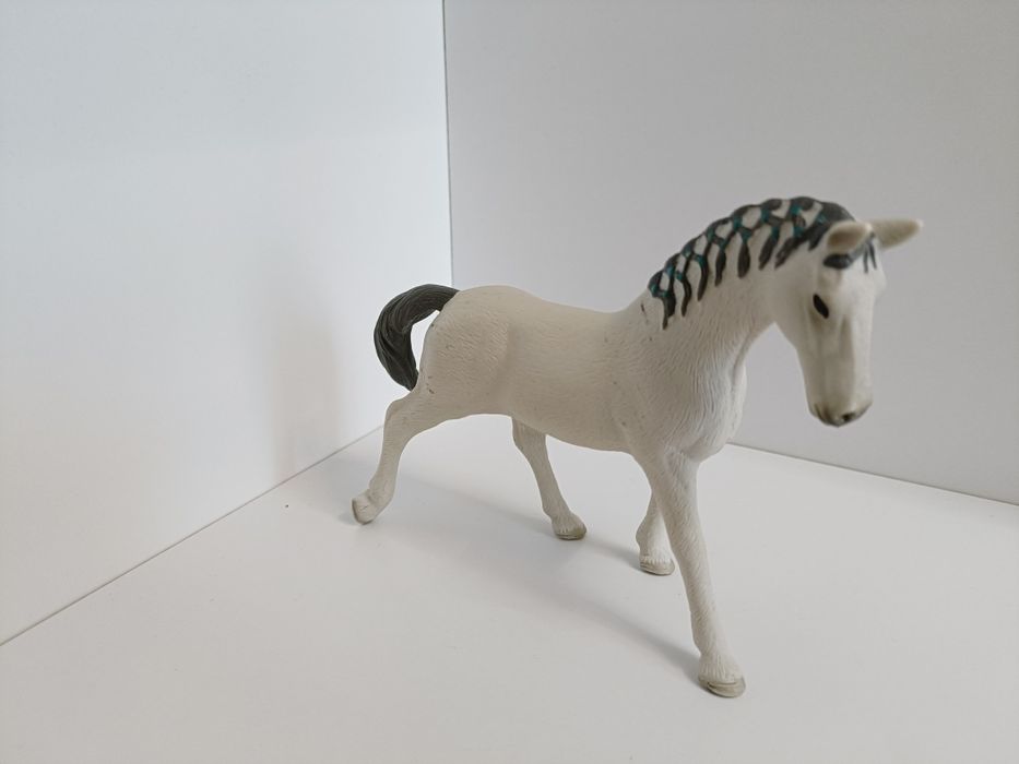Figurki Koni Schleich