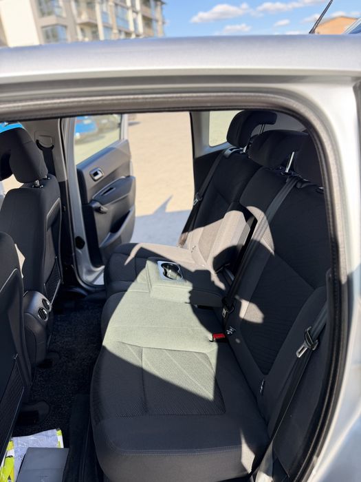 В продажі Peugeot 3008 , 1.6 МРІ бензин , в рідній фарбі, 2012р