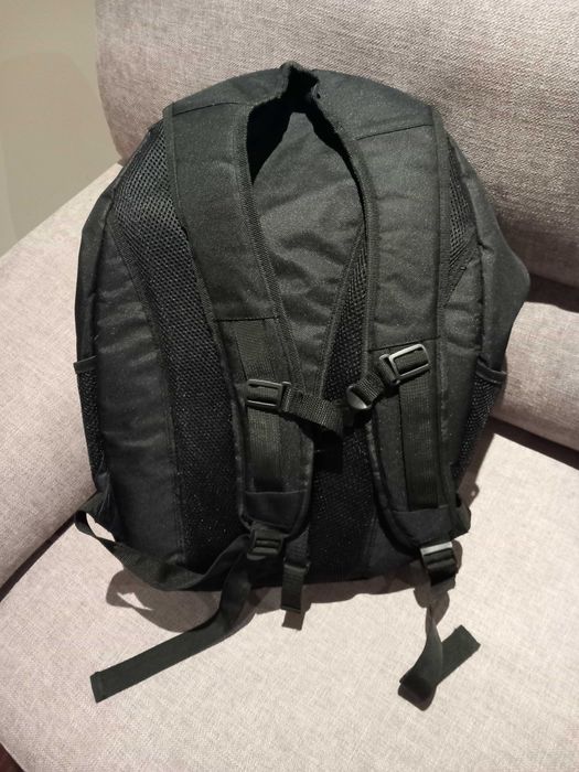 Mochila preta robusta