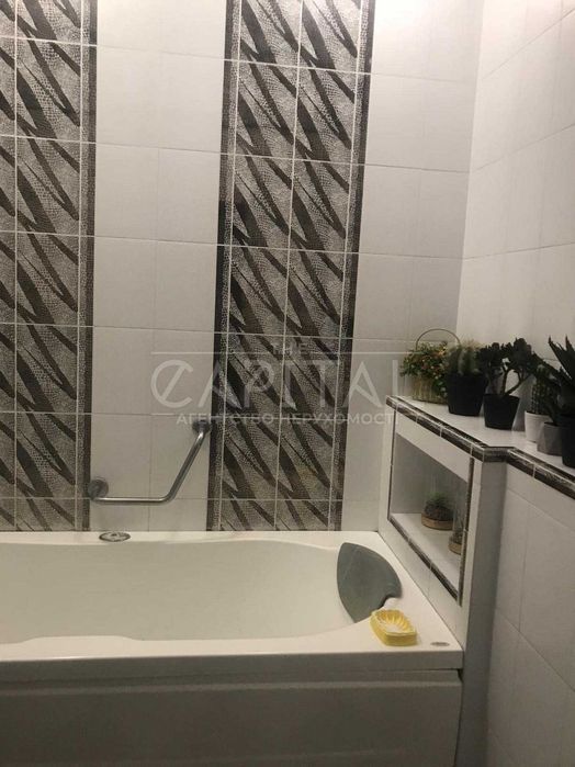 Оренда Будиночку Голосіївський район вул. Теремківська 250 м2