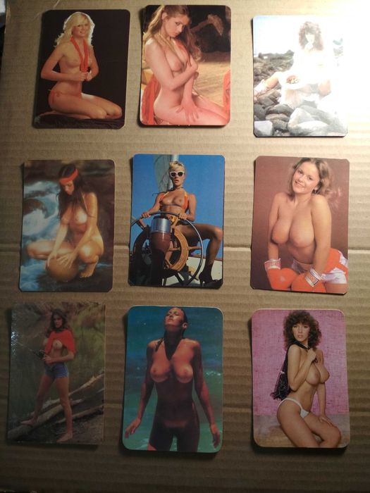 Lote de 30 calendários eróticos.