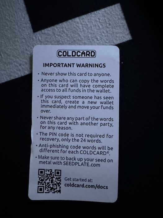 холодний крипто-гаманець Coldcard MK4