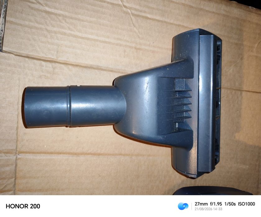 Peças novas para aspirador Hoover telios plus. São peças que nunca foram usadas e já não tenho o aspirador. Também tenho o tubo mas esse está usado..