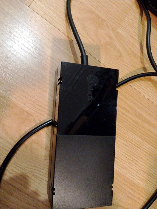 Konsola Microsoft Xbox One 1TB + Pad