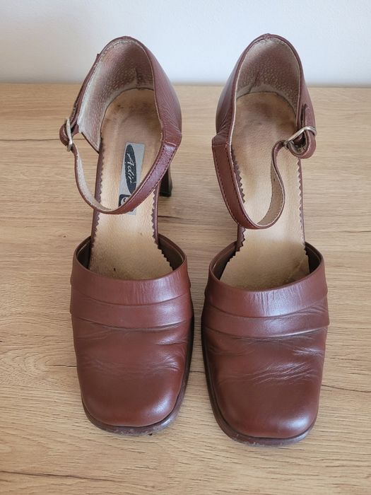 Sandały na obcasie vintage