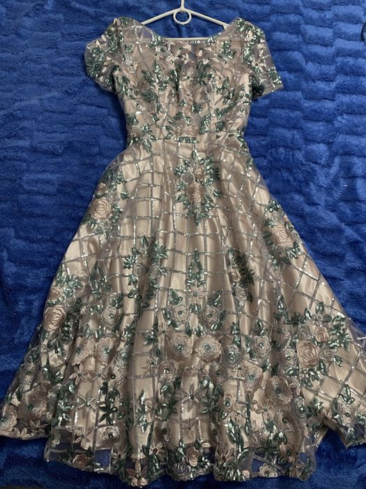 Продам гарне плаття , розмір М