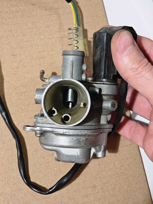 Оригінальний карбюратор Honda dio 27