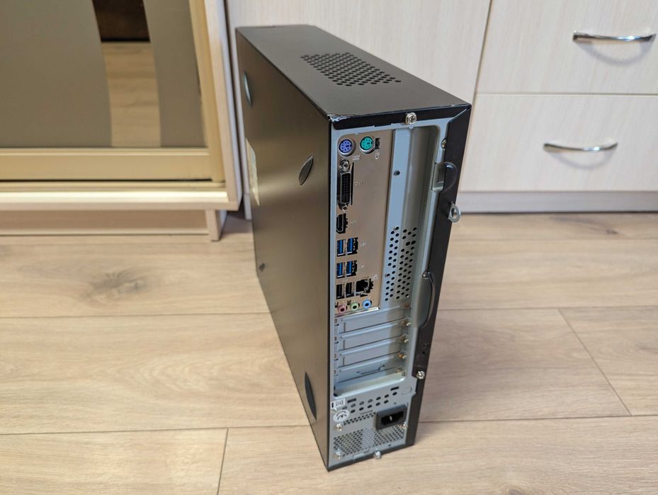 Системный блок мини s.AM4 AMD Ryzen 5-2400GE/DDR4 8gb./Video VEGA11/SSD 120gb.