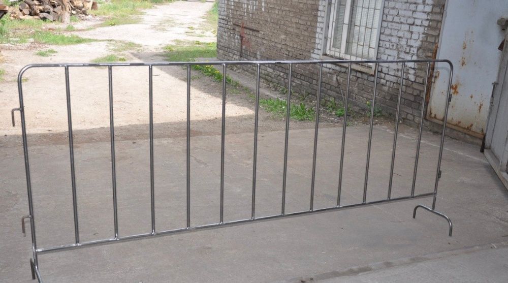 Аренда краш барьеров. Аренда заборов