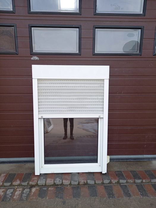 Okno z roletą zewnętrzną 99x147 pcv plastikowe okna DOWÓZ CAŁY KRAJ