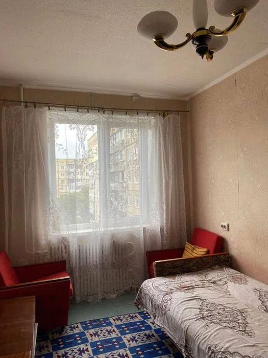 Продам 2-комн квартиру в районе Янтарная ул.