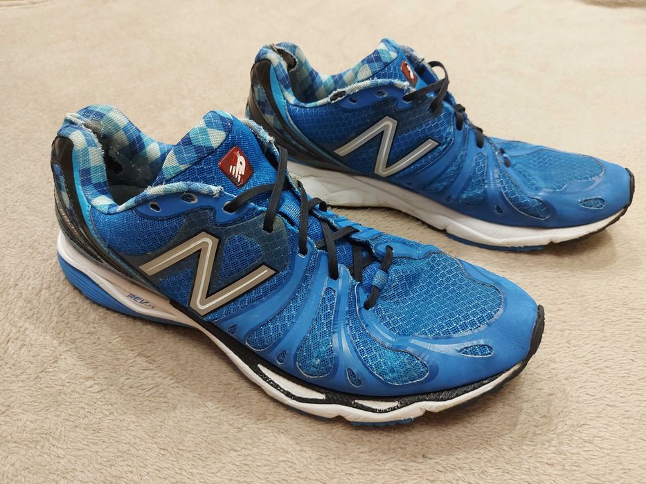 Колаборація із GARMIN Sharp спортивні кросівки New Balance 890 v3 REVlite 520 v8 Нью Беланс сині із білим Спортивные кроссовки Нев Баланс синие белые