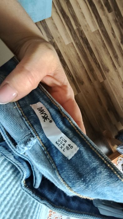 Spodnie damskie nowe