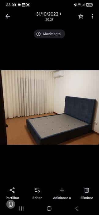 Cama azul veludo 140x190 com colchão de espuma