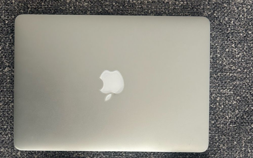 Macbook Apple 13”