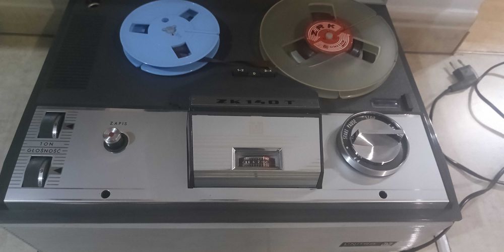 Sprzedam magnetofon Unitra ZK 140T + mikrofon Tesla
