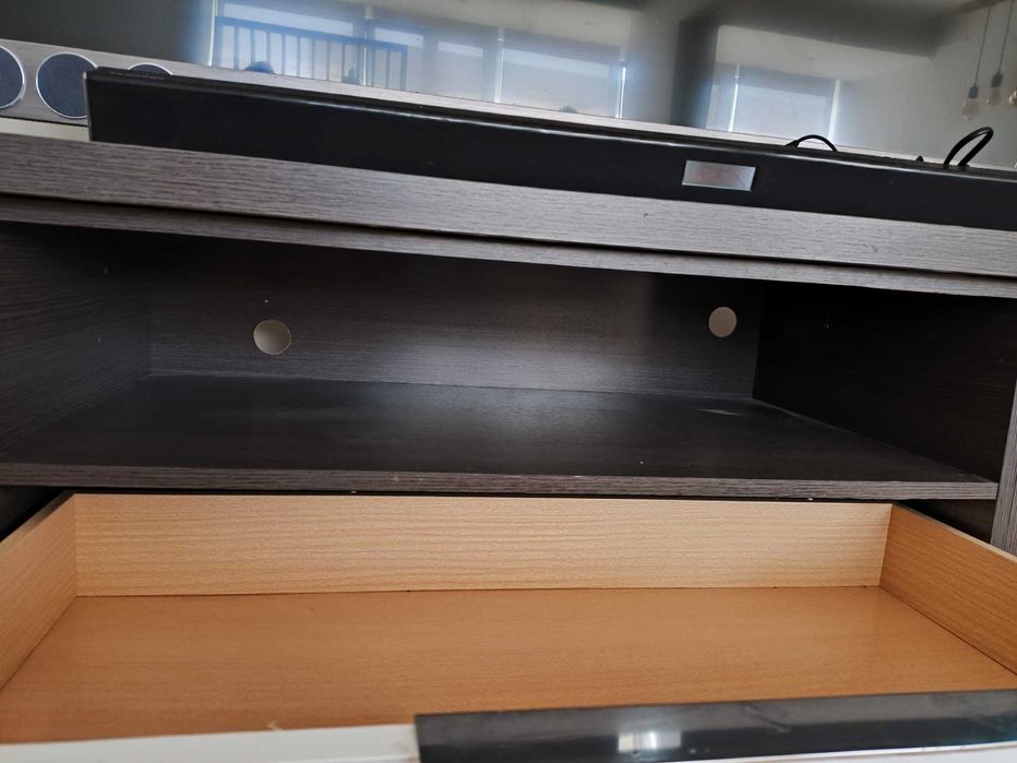 Móvel de TV em cinzento mesclado e branco lacado - BAIXA DE PREÇO