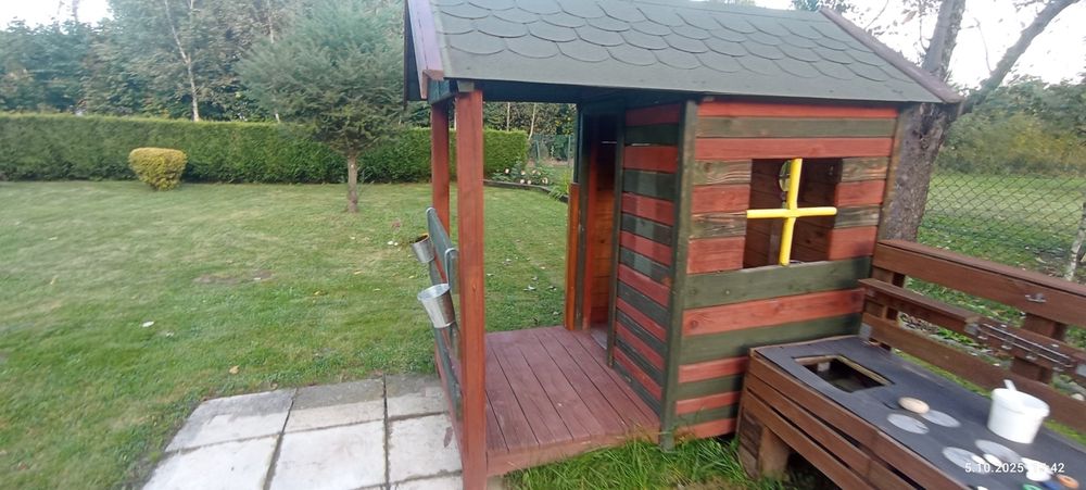 Domek drewniany dla dzieci