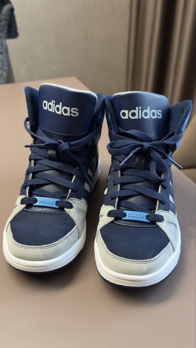 Кросівки адідас 35 розмір: 650 грн. - Дитяче взуття Чернівці на Olx