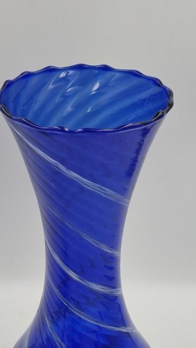 Śliczny kobaltowy wazon Huta Krosno