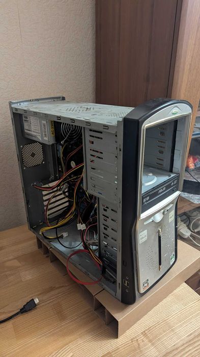 Бюджетний ПК Phenom II X2, GTX650Ti, SSD 120ГБ, корпус без кришок