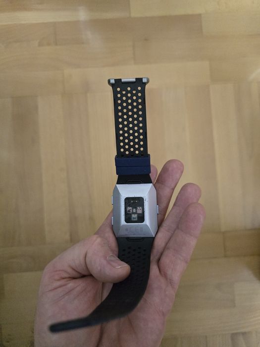 Fitbit ionic zegarek