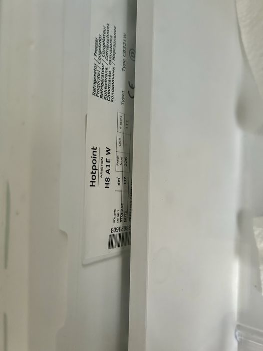 Frigorífico Ariston Hotpoint H8 A1E W