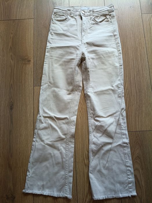Spodnie beżowe Stradivarius rozmiar 34-36