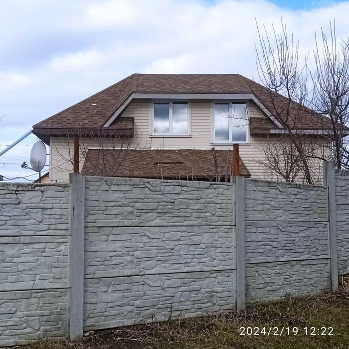 Баня в Чугуеве около реки.