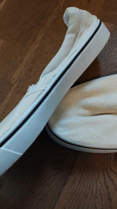 Nowe białe wsuwane trampki - rozmiar 39