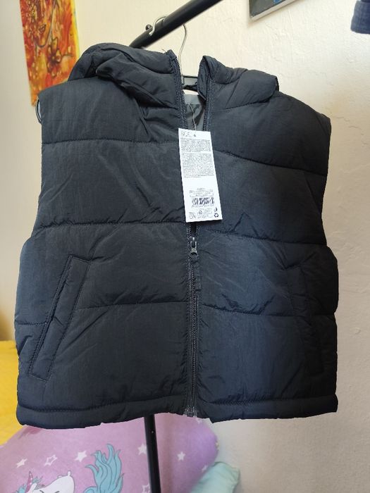 Стильна укорочена жилетка для підлітка