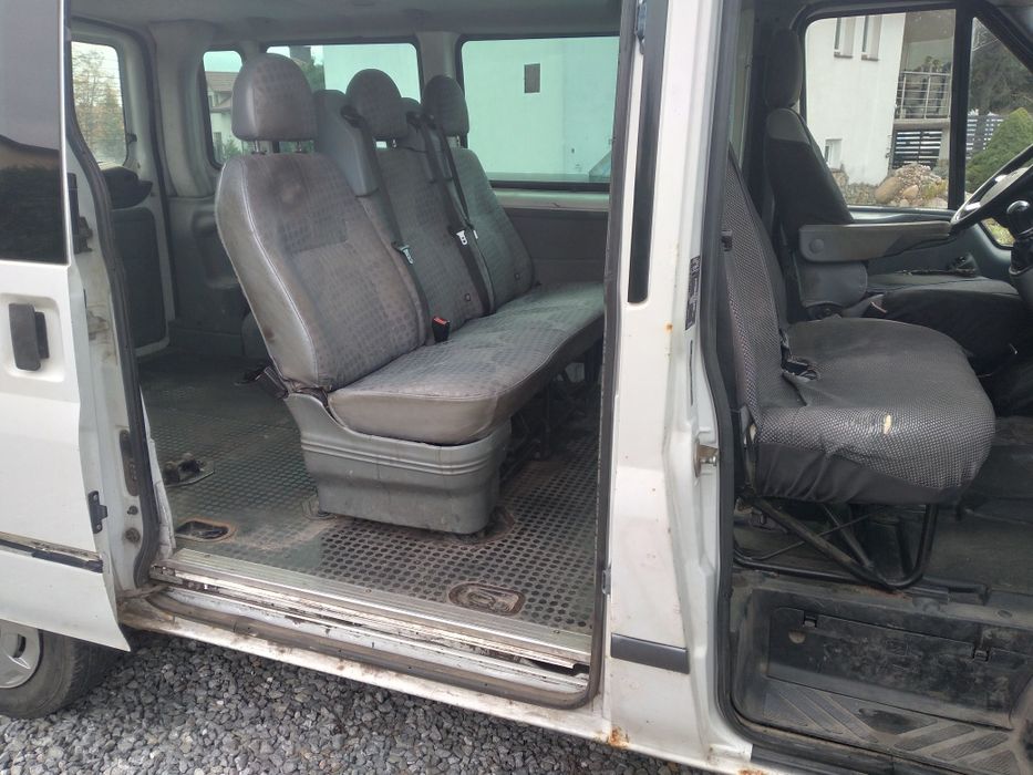 Ford transit 9 osobowy 2010r
