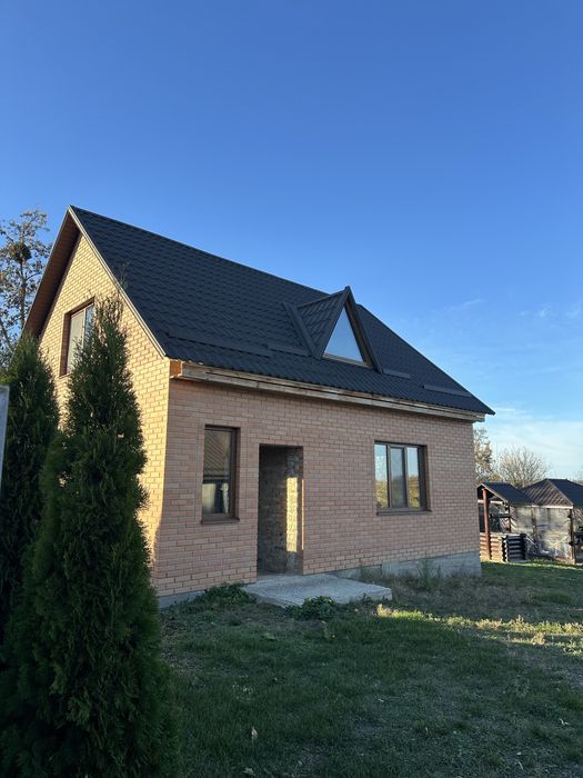 Продаж будинку з виходом до річки