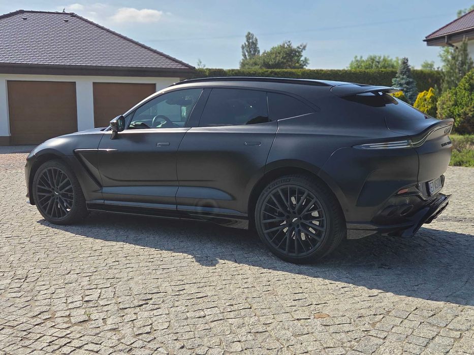 Aston Martin DBX 707