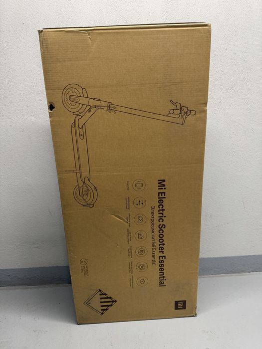 Hulajnoga elektryczna  XIAOMI Mi Essential 20km 250W 8.5”