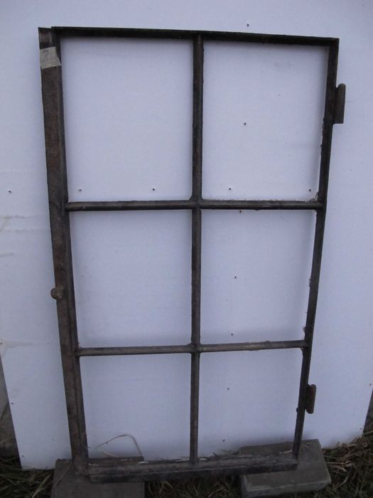 Stare okna żeliwne