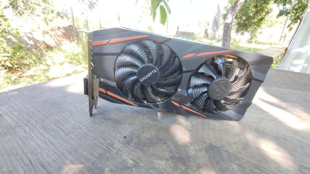 RX 570 Gaming 4GB (модель: GV-RX570GAMING-4GD,