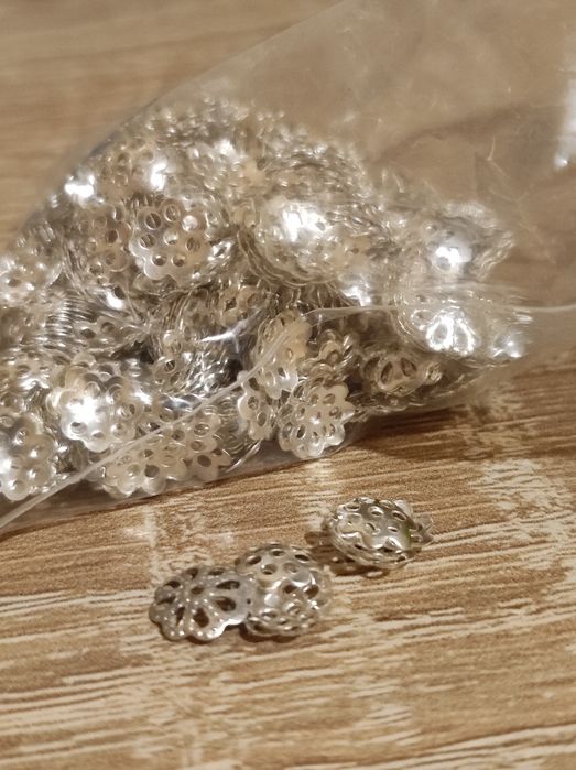 Elementy do wyrobu biżuterii łączniki, czapeczki srebrne