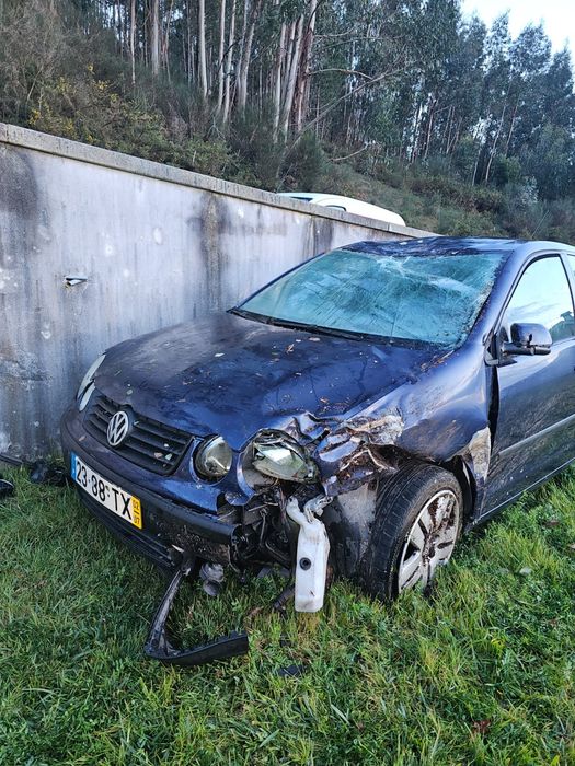 Vendo polo 1.2 a gasolina acidentado de 2002