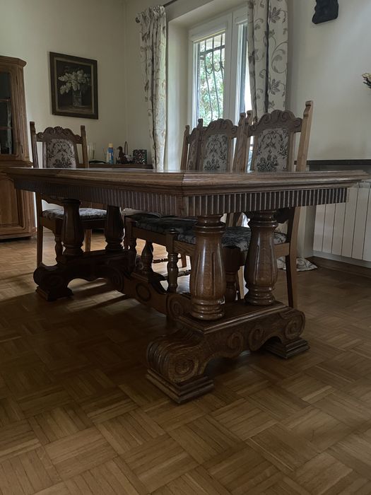 Stół drewniany lity dąb rozkladany z 10 krzesłami komplet